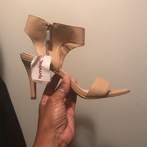 Meet your Posher, Darrylin